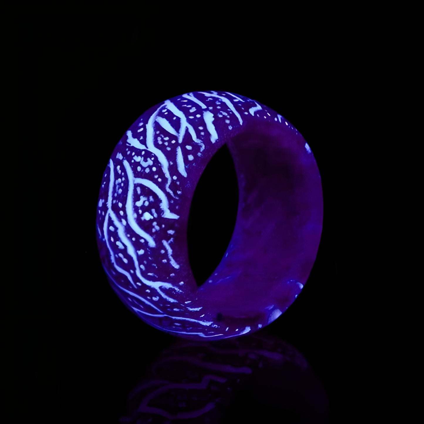 Love Glow Ring – Luminous Unisex Resin Ring for Nightlife & Special Occasions