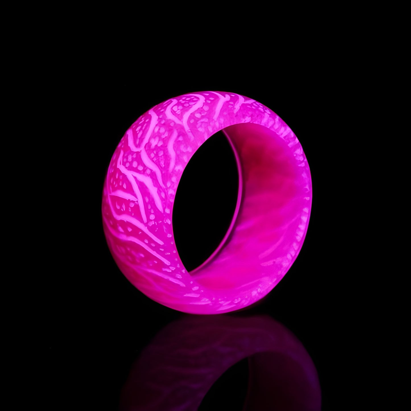 Love Glow Ring – Luminous Unisex Resin Ring for Nightlife & Special Occasions