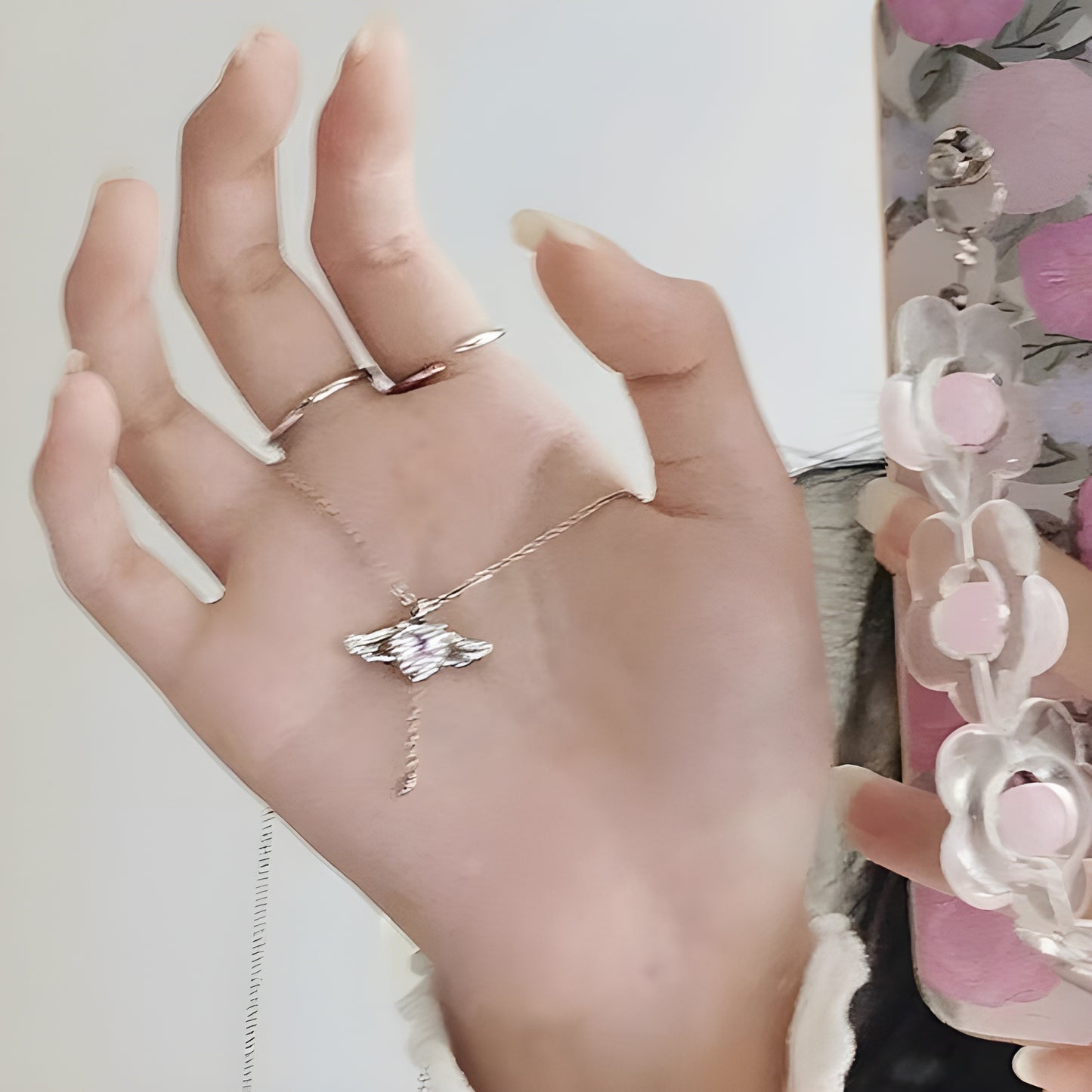 Fidget Spinner Rotatable Ring for Women – Classic Flower Design Metal Stress-Relief Ring