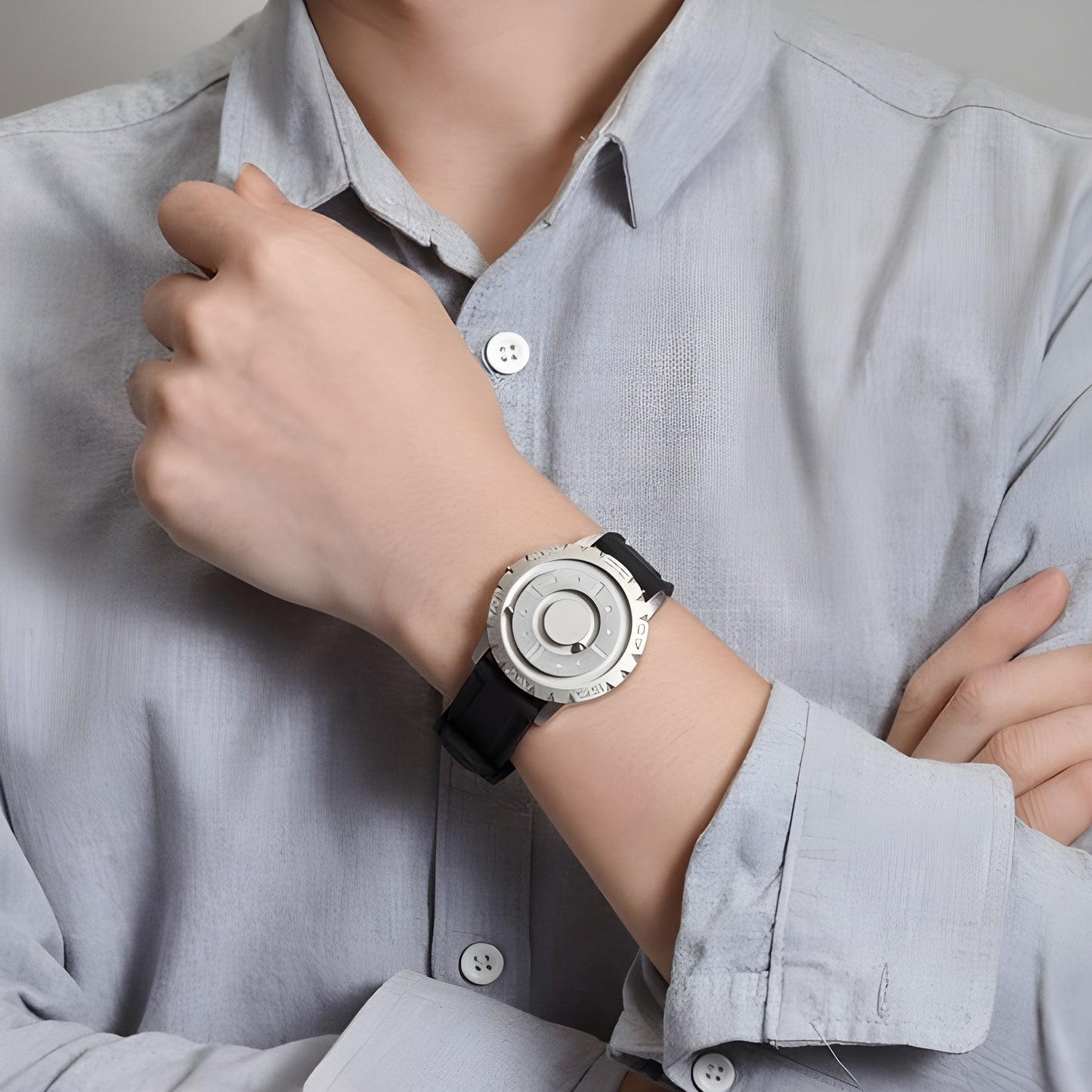 Eutour Original Iron Ball Magnetic Pointer Quartz Watch - Stylish Men's Timepiece with Unique Design