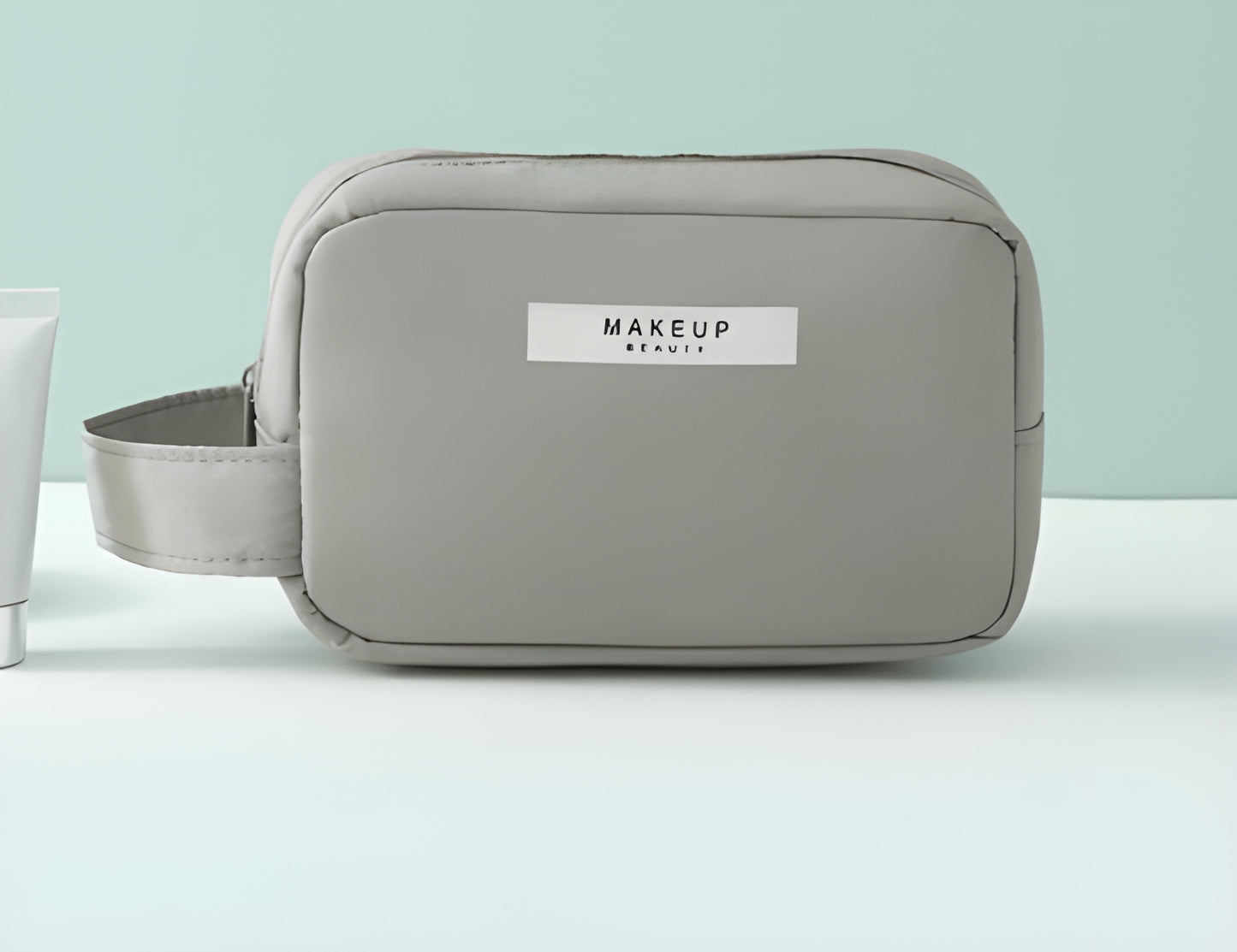 Large Capacity Nylon Makeup Bag – Stylish, Travel-Ready Organizer for Beauty Essentials